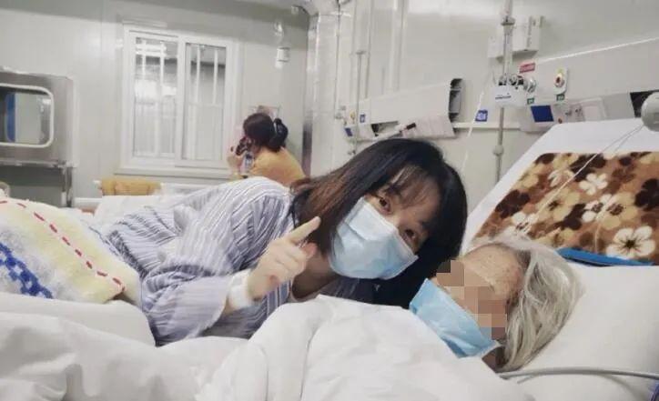 到火神山照顾外婆的姑娘，解除隔离了