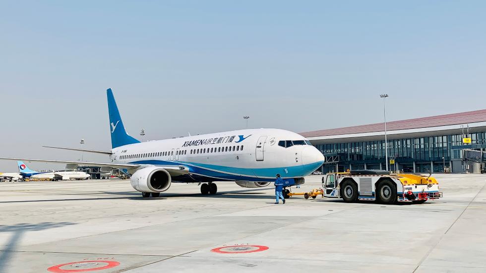华北空管局保障大兴机场航班转场：厦门航空一次性转场大兴