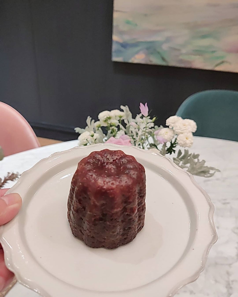 田馥甄做甜品晒自拍 自夸“成功就是这么简单”