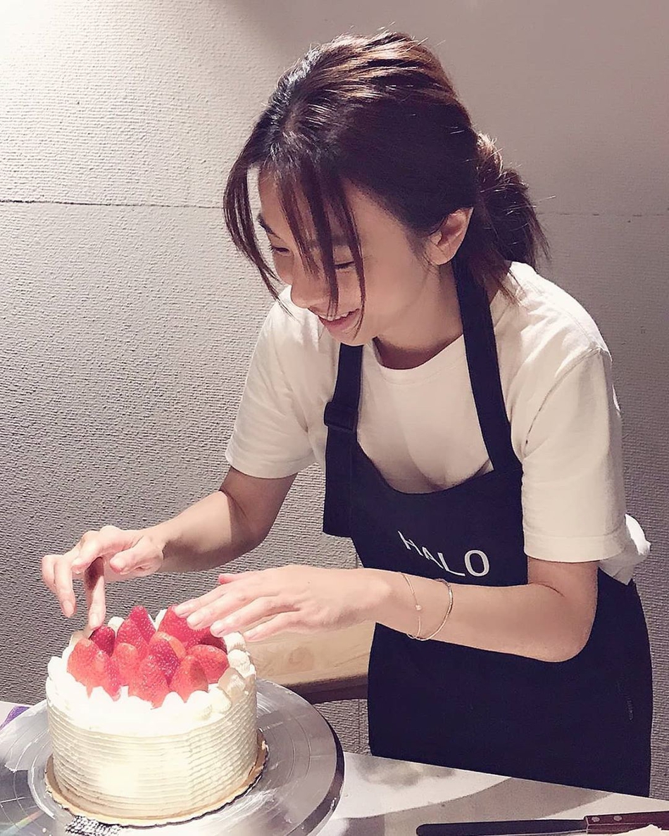 田馥甄做甜品晒自拍 自夸“成功就是这么简单”