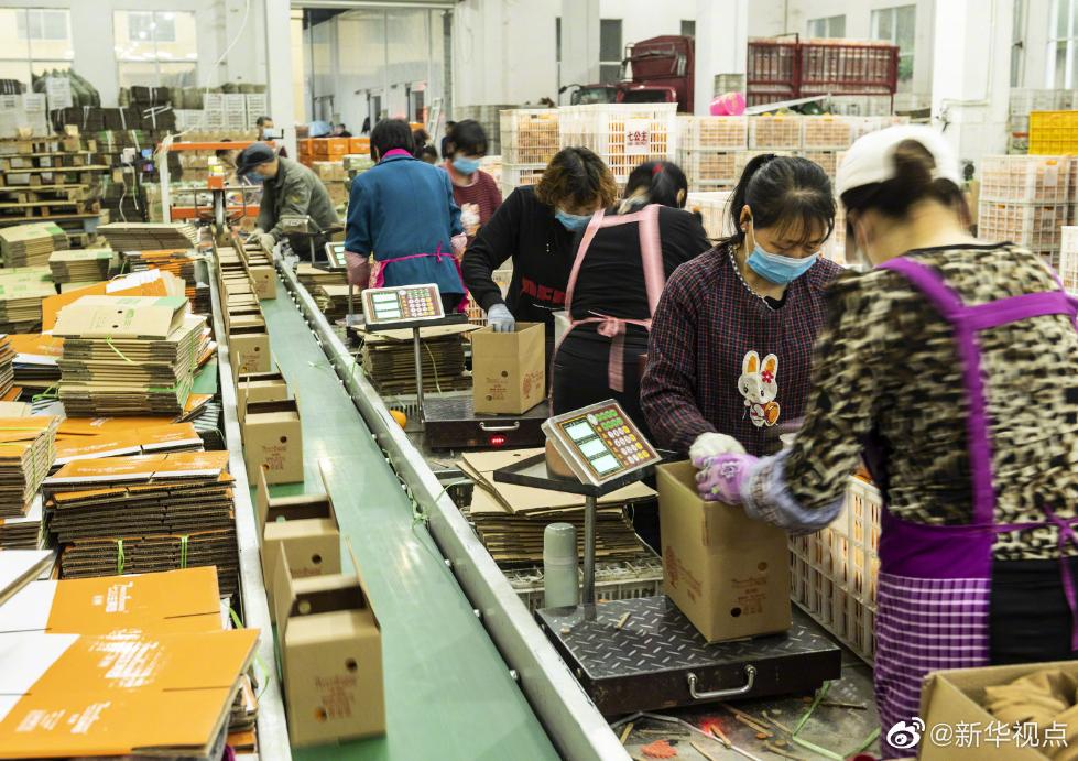 小龙虾、莲藕、脐橙……“鄂货”等你来盘它！