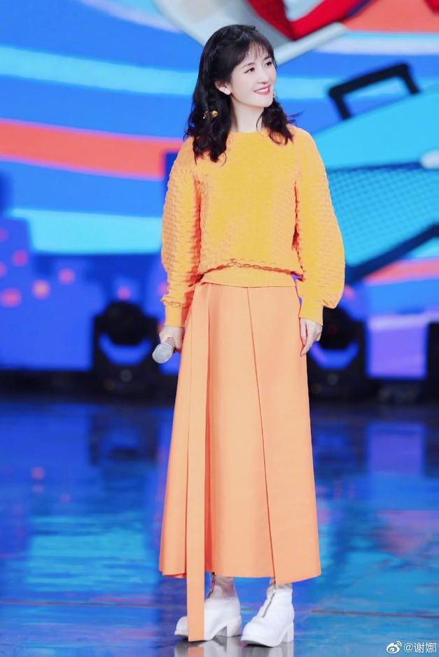 谢娜看《青你2》pick蔡徐坤 大赞他会唱跳会主持