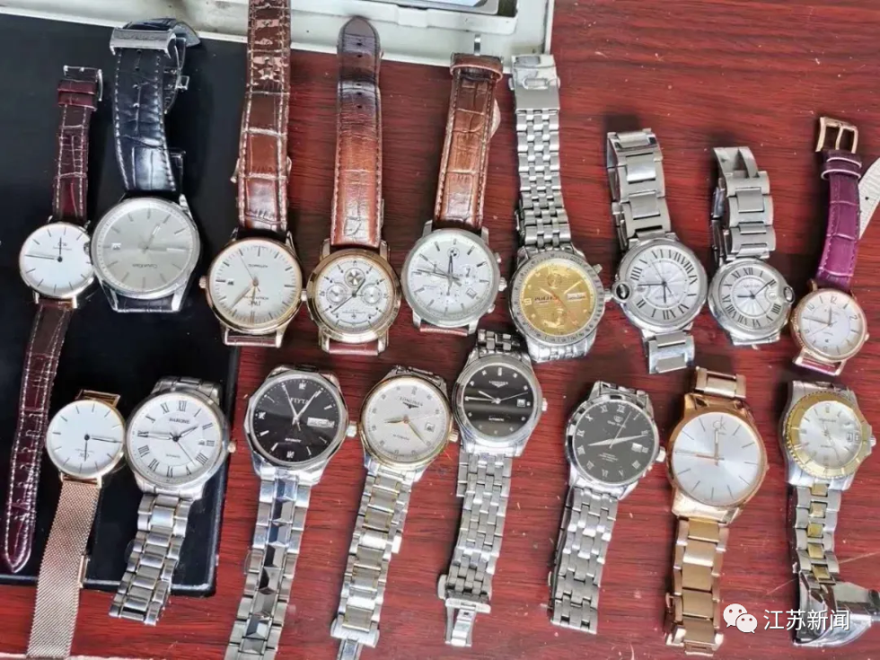 从数十万元名表到二手内衣…小偷家中赃物多到塞不下,作案仅靠这一招