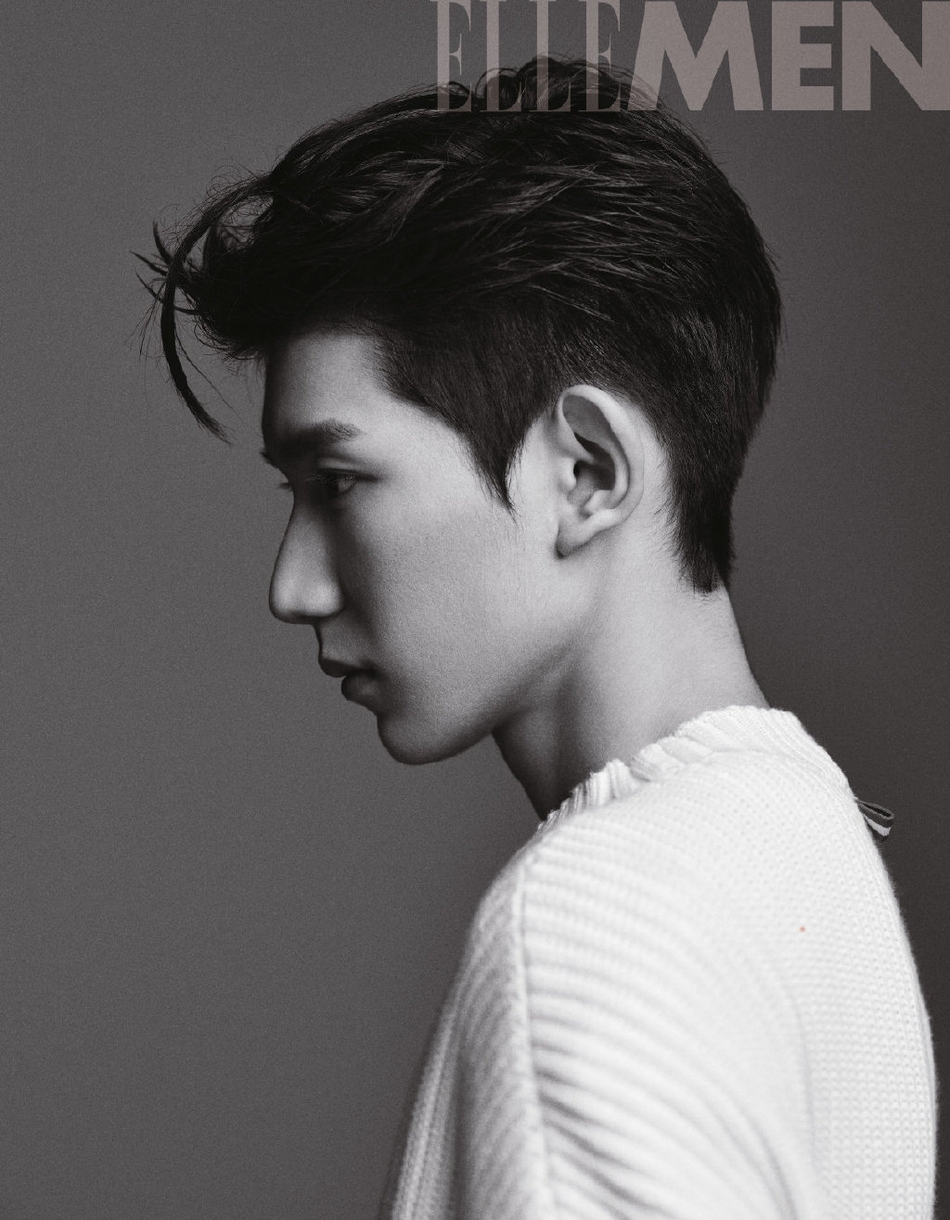 王源逗号刘海封面造型别致 五官俊朗青春气息满满