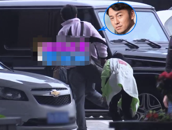 雷佳音获老婆接机 被全方位喷洒酒精消毒