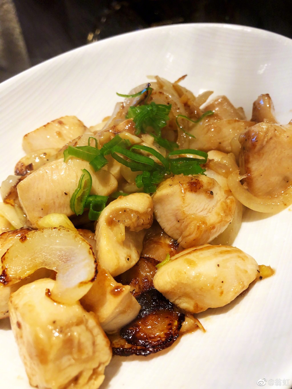 翁虹亲自下厨为老公庆生 夫妻二人甜蜜依偎大撒狗粮