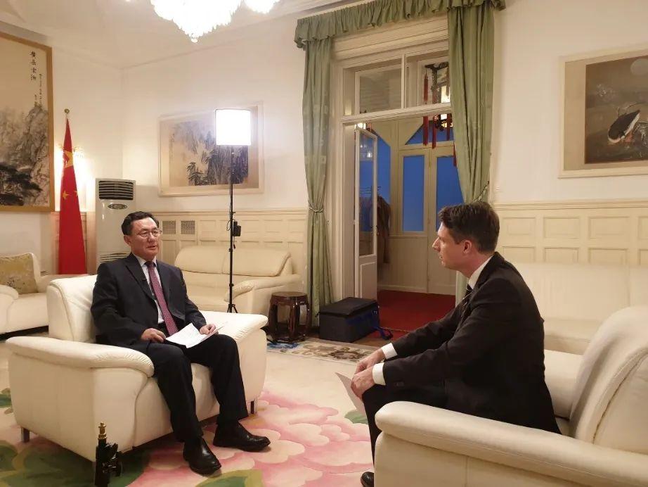 中国驻瑞士使馆:在瑞侨胞团结互助 共同抗疫