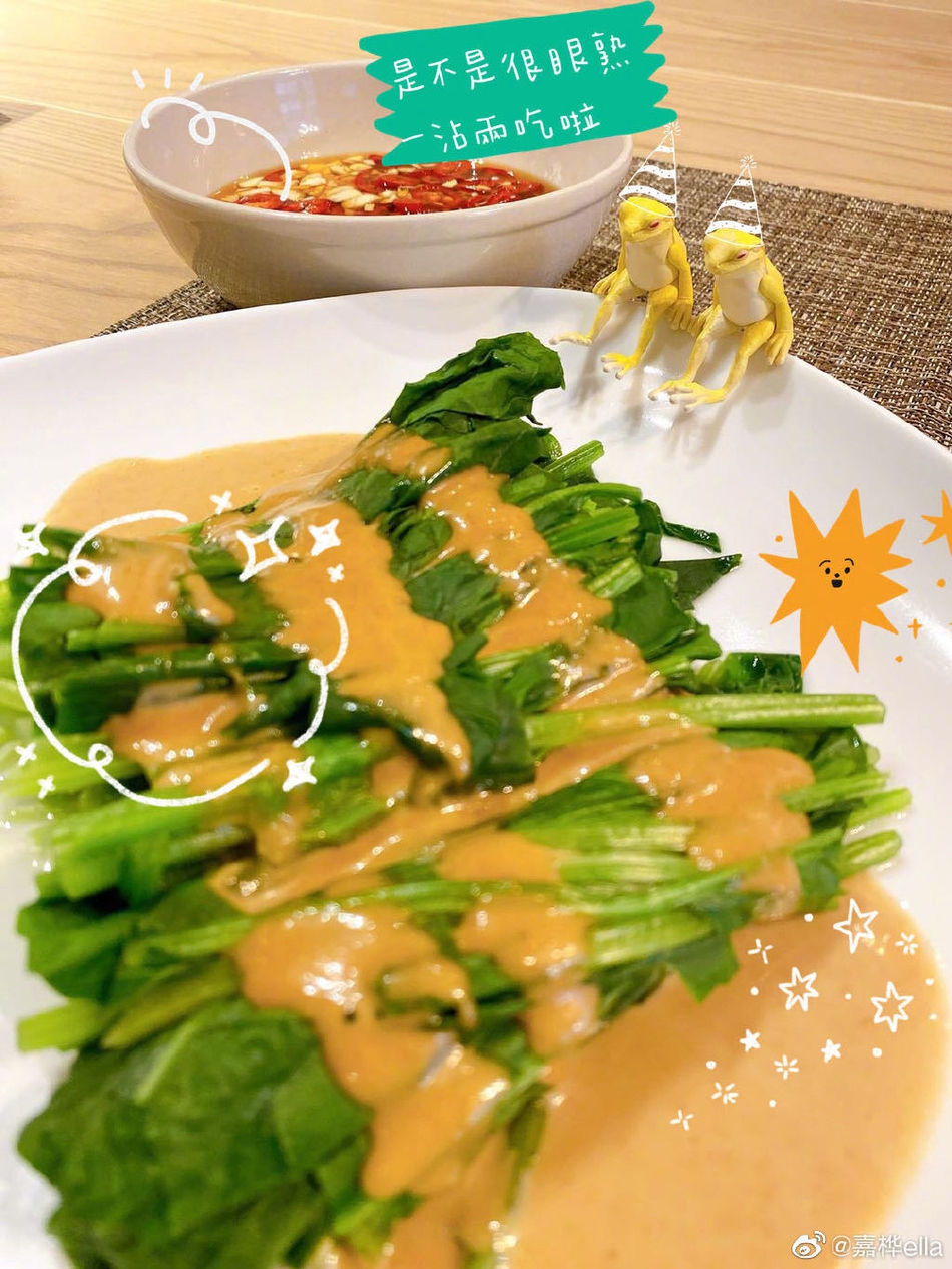 Ella扎马尾下厨有模有样 一桌家常菜色香味俱全