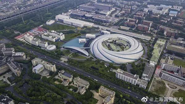 科学家还能做大实验吗？有些装置关停，有些全力扑向病毒研究