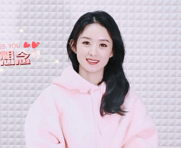 赵丽颖久违露面装扮粉嫩 分享宅家生活追剧做美食