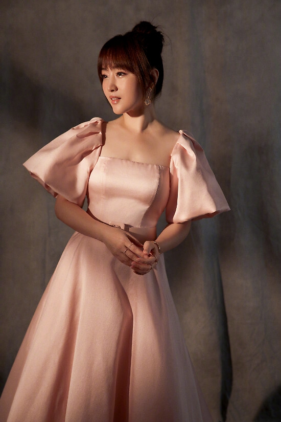 从小美到大！杨钰莹童年旧照曝光 清纯甜美端庄文静