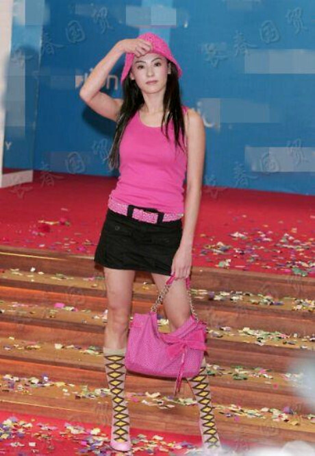 张柏芝15年前旧照曝光 长发披肩少女感十足