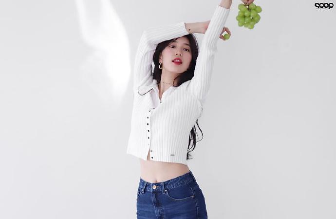 秀智最新写真清新养眼 吐舌伸懒腰露平坦蛮腰