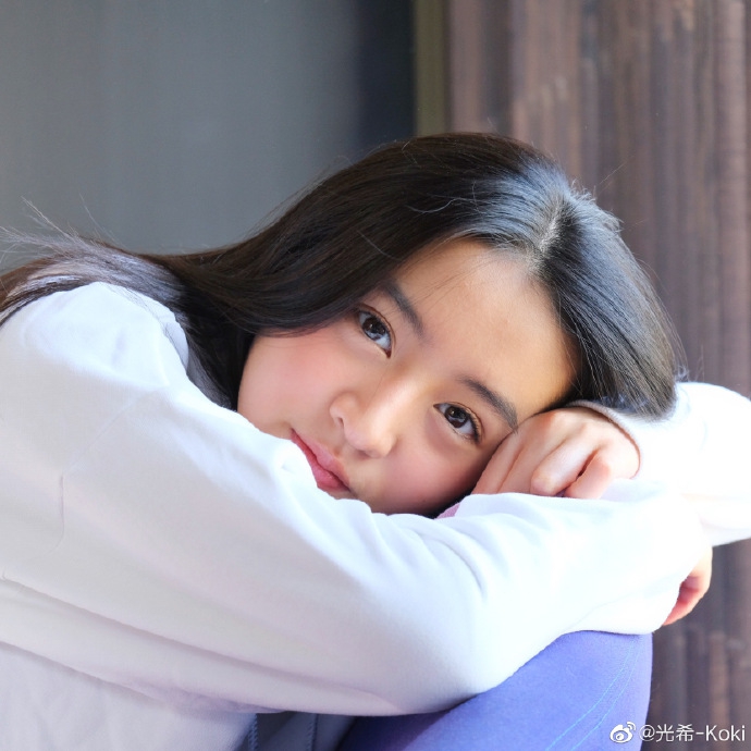 木村光希分享宅家美照 姐姐心美掌镜画面温柔清新