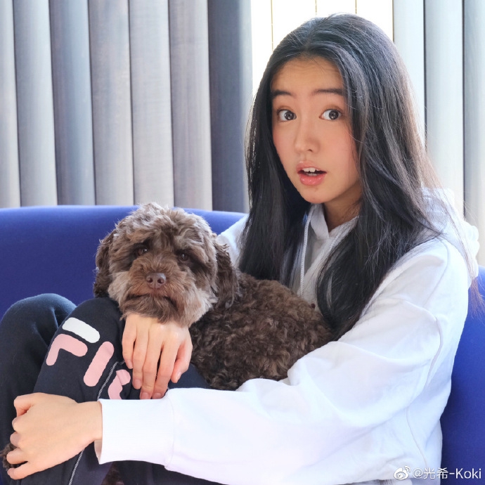 木村光希分享宅家美照 姐姐心美掌镜画面温柔清新