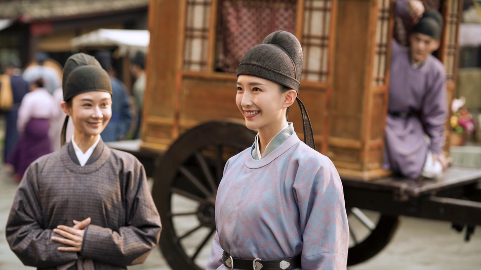 江疏影新剧首次挑战男装造型 身型修长儒雅而俊朗