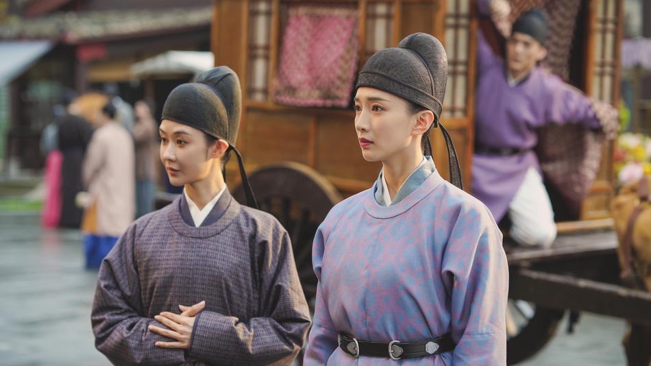 江疏影新剧首次挑战男装造型 身型修长儒雅而俊朗