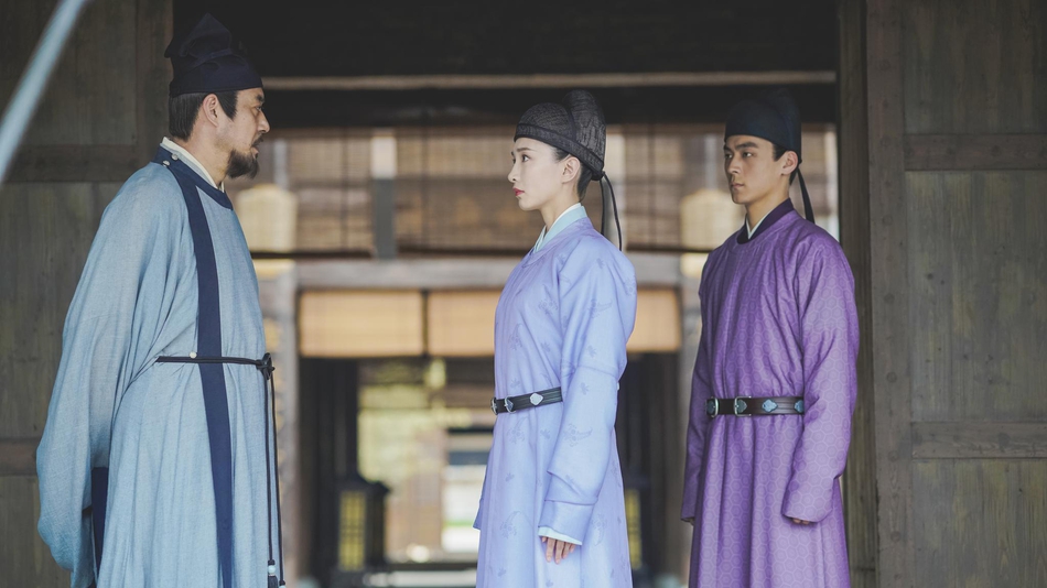 江疏影新剧首次挑战男装造型 身型修长儒雅而俊朗