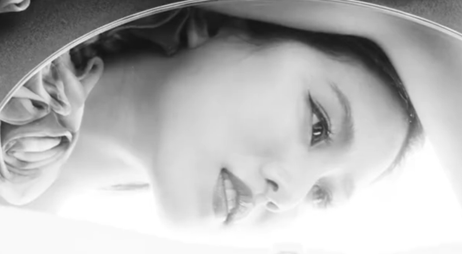 刘诗诗拍杂志花絮曝光 黑白画面更显从容优雅