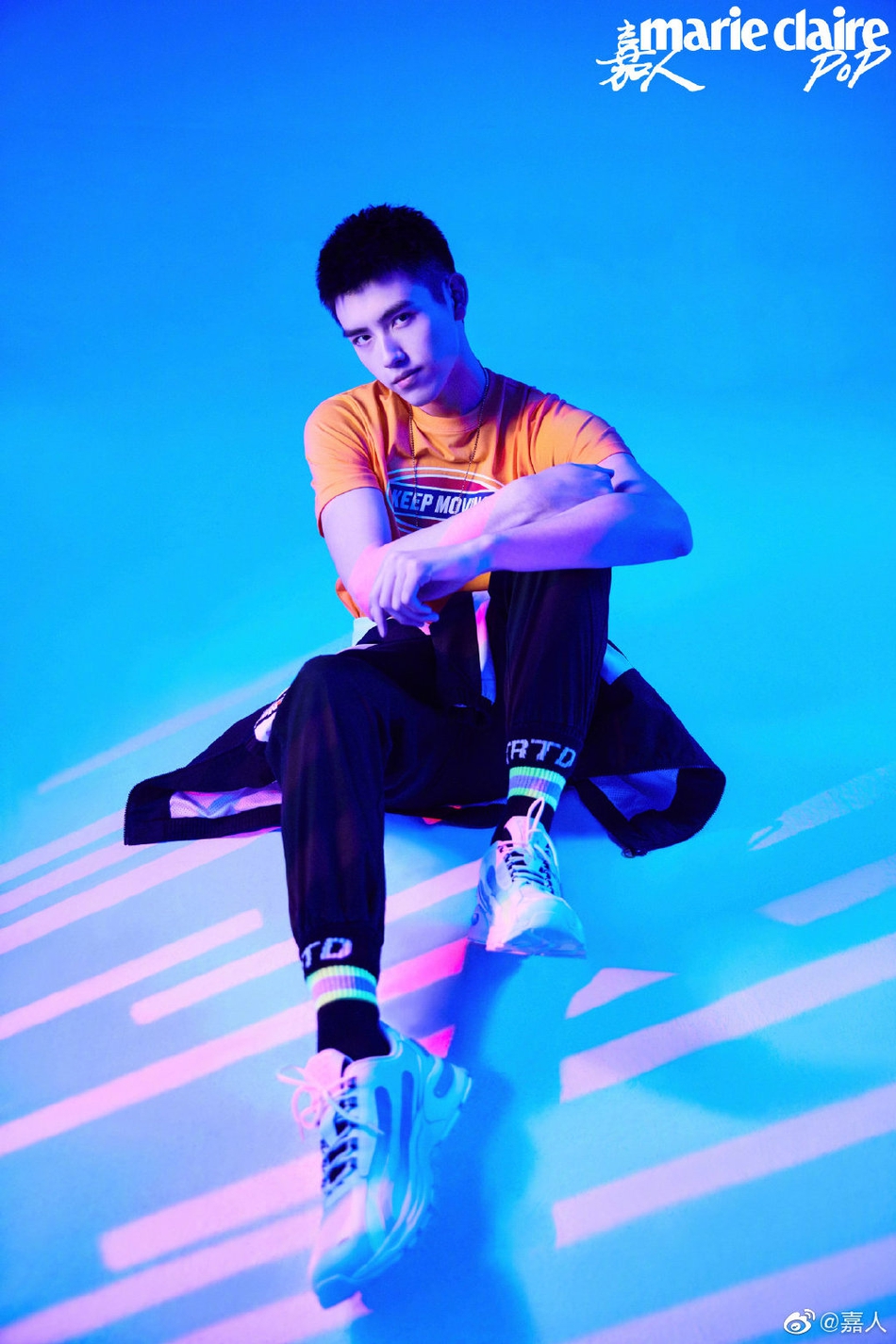 陈飞宇最新大片科技元素亮眼 光影间营造怀旧复古氛围