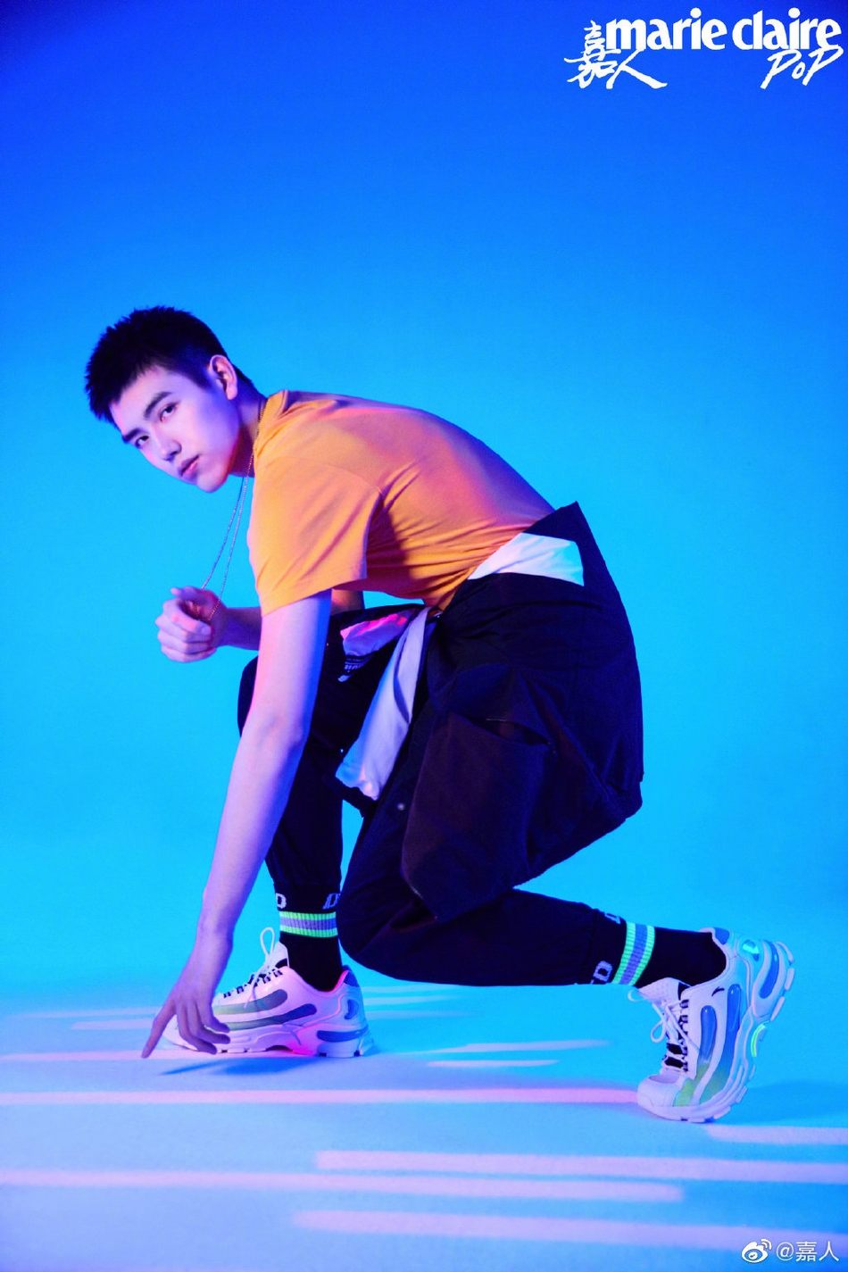 陈飞宇最新大片科技元素亮眼 光影间营造怀旧复古氛围