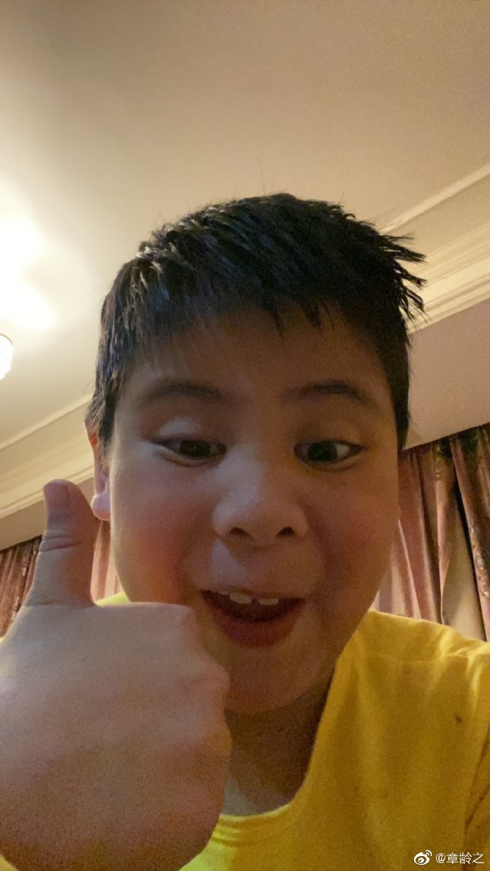 章龄之分享带娃日常 放风筝写作文脑洞清奇