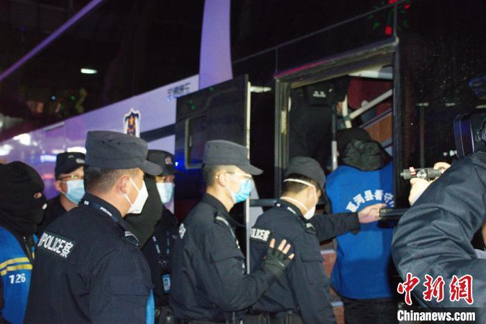 甘肃甘南警方跨省抓获7名电信诈骗案犯罪嫌疑人