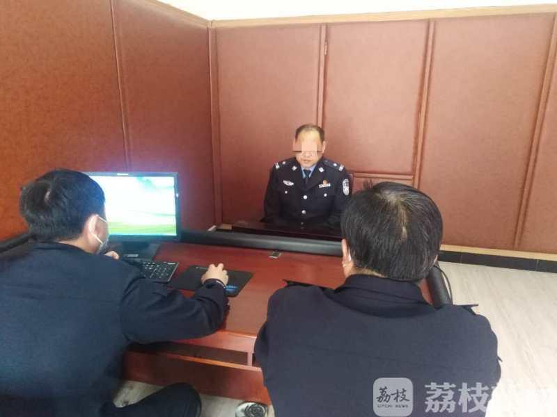 不是剧本!真警察上街巡查遇上了假警察