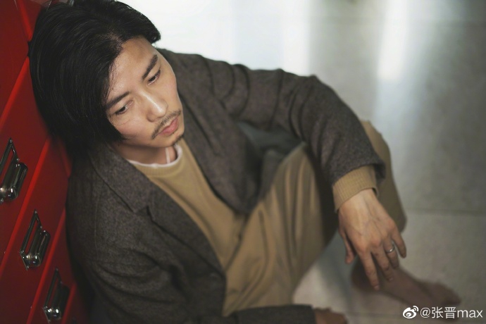 张晋纠结要不要剃胡子 蔡少芬一句话回答甜撒狗粮