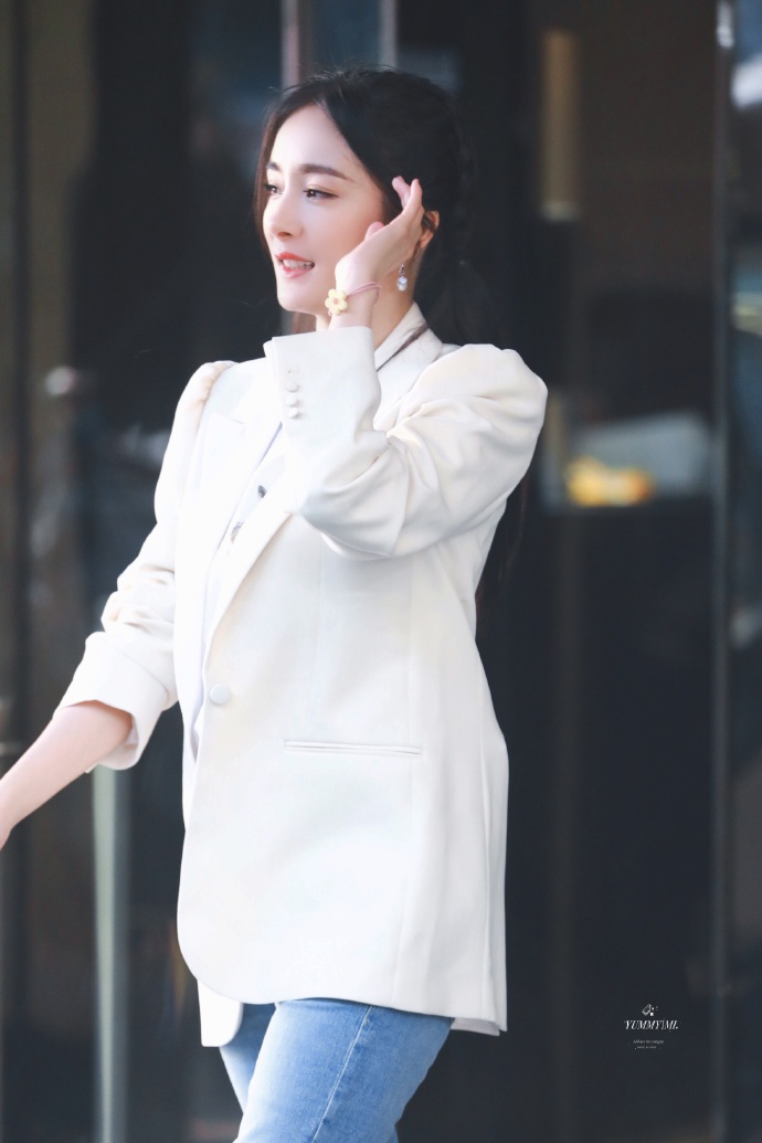 太奇妙！杨幂曾调侃帮郭德纲接孩子 十年后终于接到郭麒麟