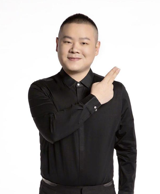 岳云鹏发文夸周深太厉害 网友：你要帮帮唱？