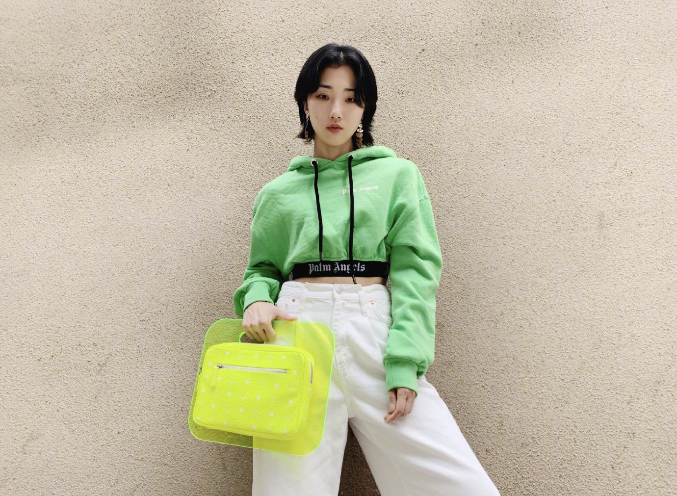 火箭少女101Yamy分享春日撞色穿搭