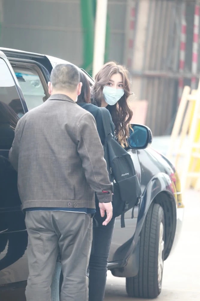 Baby最新路透生图曝光 气色红润颜值在线