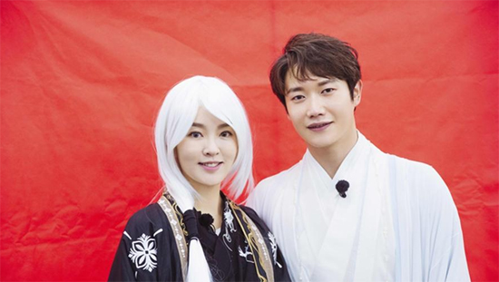 《婚前21天》刘泳希李嘉铭结婚照 再现千指云风