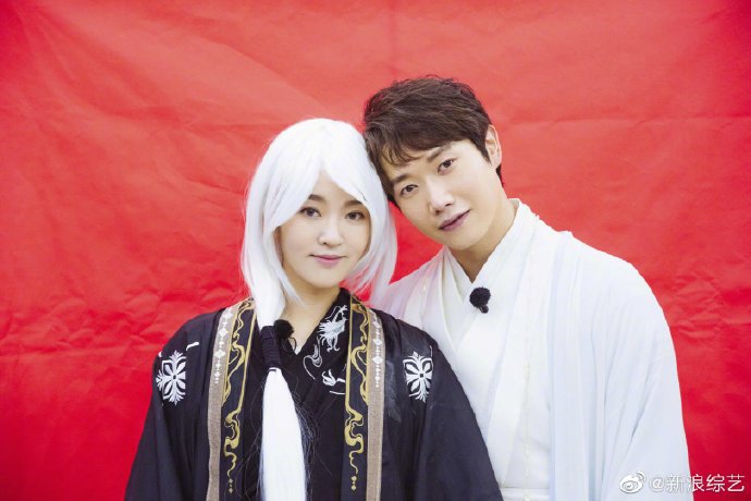 云风上神千指大人同框！李嘉铭刘泳希结婚证件照曝光