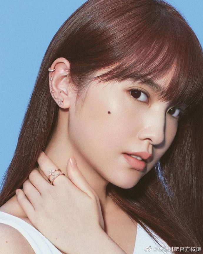 杨丞琳录视频开童颜特效滤镜 秒变小朋友语气萌感十足