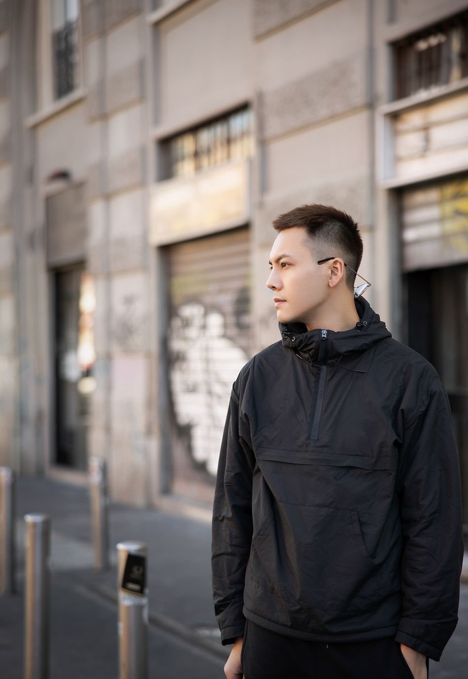 陈伟霆最新剃头照曝光 圆寸侧颜杀荷尔蒙炸裂