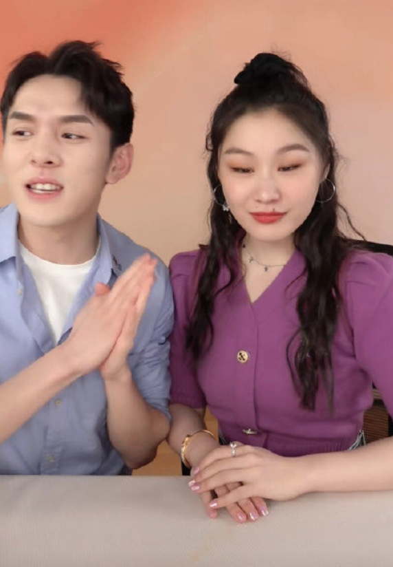 大型相声现场！金靖现身李佳琦直播间再现超强贯口