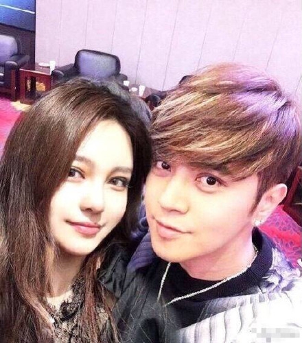 周扬青官宣与罗志祥分手 昔日甜蜜瞬间回顾