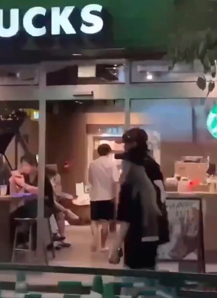 周扬青官宣与罗志祥分手 昔日甜蜜瞬间回顾