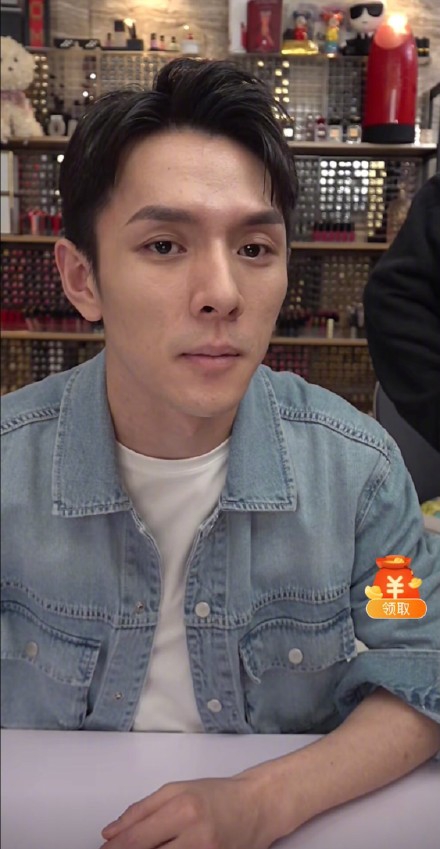 李佳琦没开美颜又黑又憔悴 本尊坦诚最近有点累