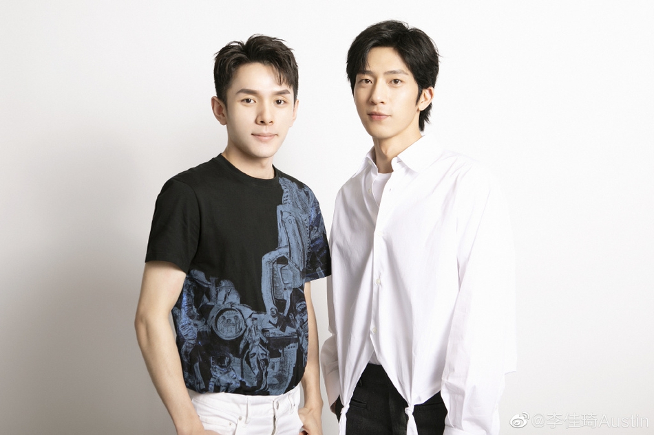 李佳琦没开美颜又黑又憔悴 本尊坦诚最近有点累