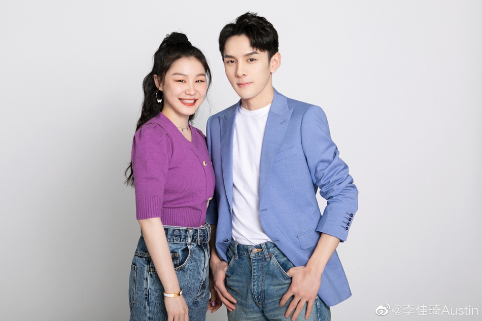 李佳琦没开美颜又黑又憔悴 本尊坦诚最近有点累