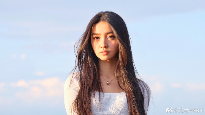 木村光希雨后写真清新俊逸 回眸一笑温暖明媚超迷人