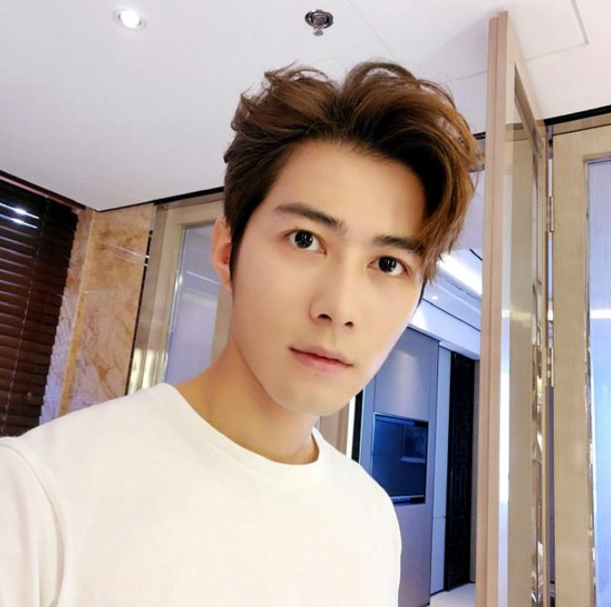 陈学冬晒照吓坏工作人员：看来5g功能要停几天