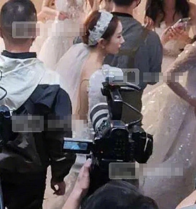 火箭少女101团综婚纱路透曝光 孟美岐赖美云等穿白纱似仙女