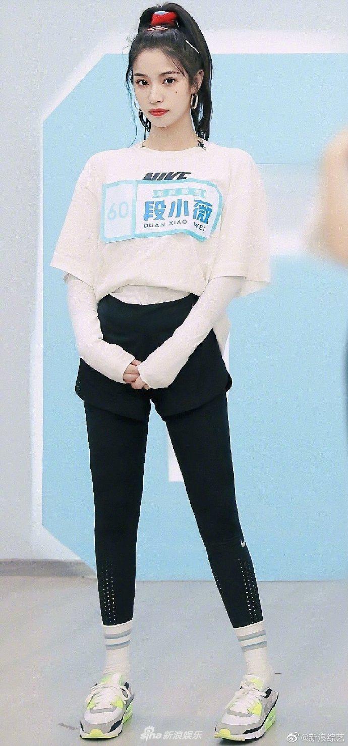 终于换新发型！段小薇放弃厚重齐刘海港味十足