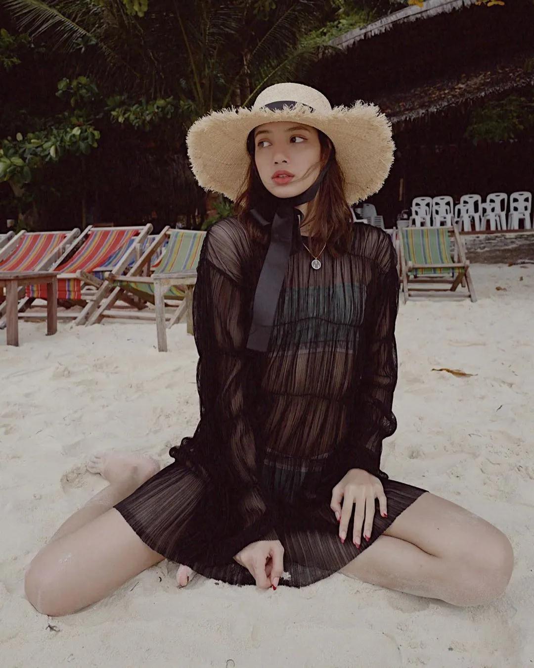 光靠造型 能穿出lisa jennie的完美头肩比吗?