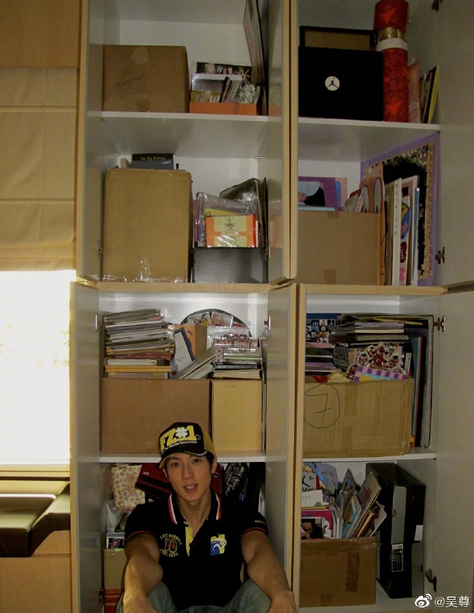 吴尊公开珍藏多年粉丝应援物 感慨发文回顾入行15年点滴