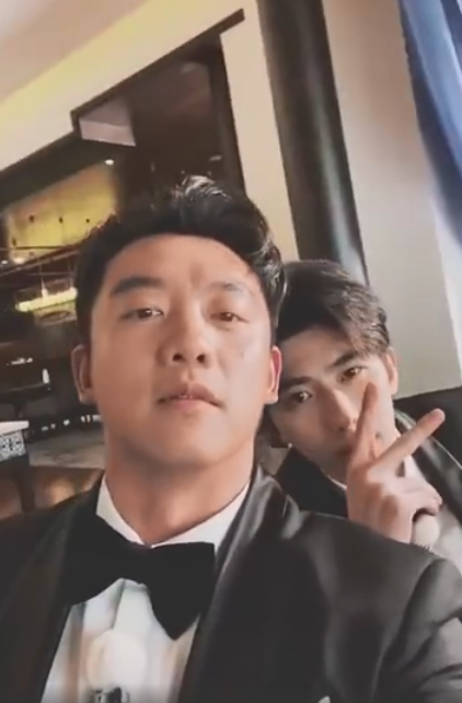 蔡徐坤自曝一顿吃三份牛排 亲自验证私生爆料